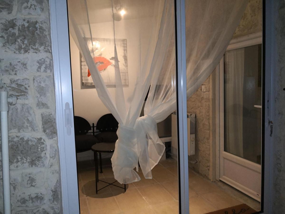 La Petite Maison De Lingling Mornas Exterior foto